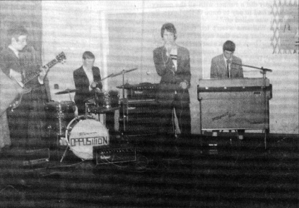 The Opposition: John Deacon, Nigel Bullen, Dave Williams i Richard Young; Roundhill Youth Club, Thurmaston, Leicester, wczesny 1967 r.